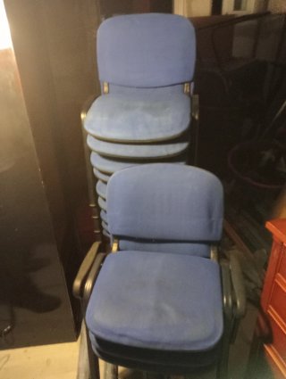 Sillas de oficina apilables azules