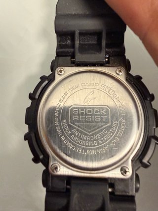Reloj Casio G-Shock Negro y Dorado