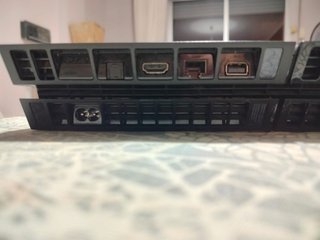 PS4 (PlayStation 4) Negra + 2 mandos