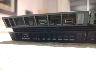 PS4 (PlayStation 4) Negra + 2 mandos