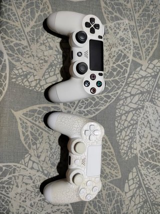 PS4 (PlayStation 4) Negra + 2 mandos