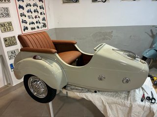 Vespa 150 s con sidecar