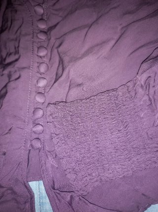 Pantalón M vaquero pierna suelta y top morado S
