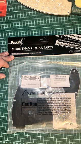 Golpeador Musiclily Pro Telecaster 8 Agujeros 3ply