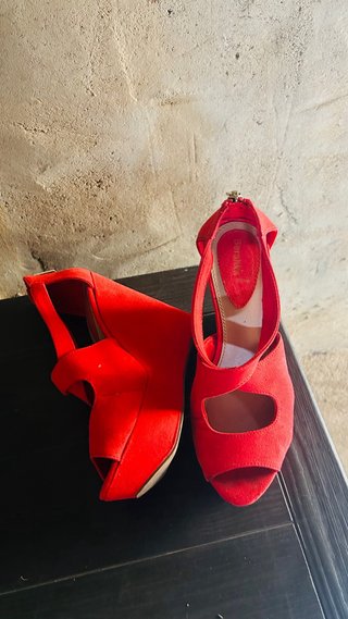 Sandalias Bershka Rojas Talla 38