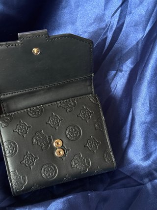 Cartera Guess Negra con Logo