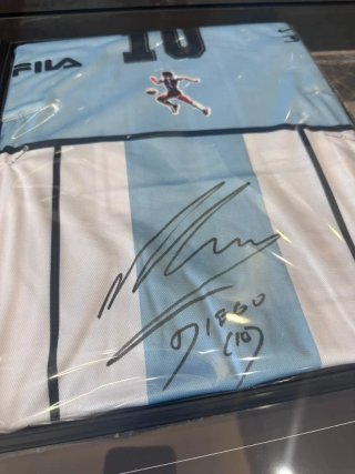 Maglietta Diego Maradona Firmata Icons.com