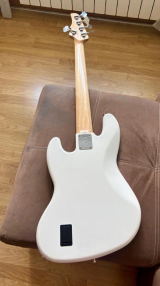 Nordstrand VJ5 Jazz Bass de gama alta