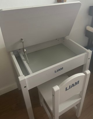 Escritorio y silla infantil personalizada