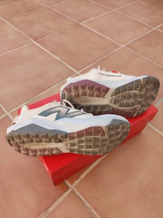 Zapatillas New Balance Trail Beige/Gris