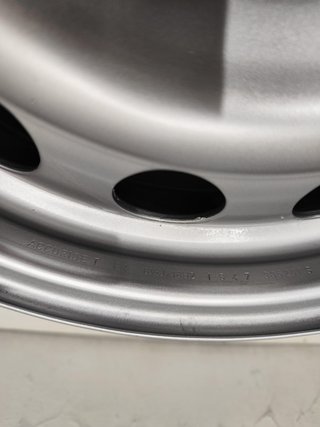 Llanta de chapa de 16 pulgadas Peugeot Citroën