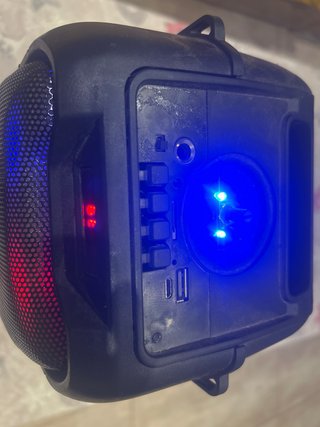 Altavoz LED Negro