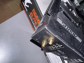 GIGABYTE B650 AORUS Elite AX