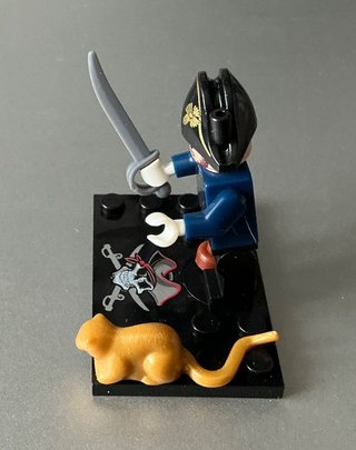 Minifigure Hector Barbossa Pirati Caraibi (c LEGO)