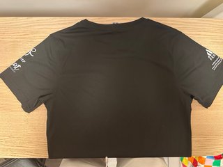 Camiseta deportiva negra
