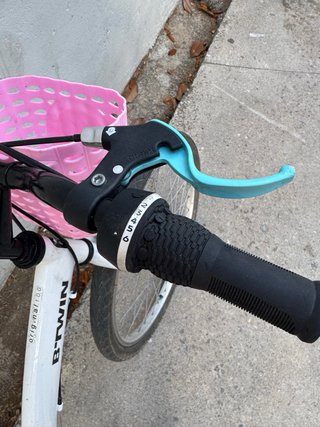 Bicicleta infantil B'TWIN blanca