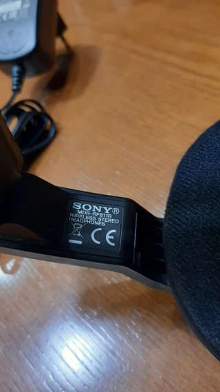 Auriculares Inalámbricos Sony RF811RK