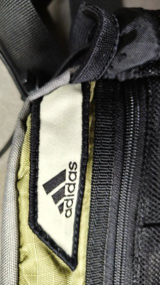 Riñonera Adidas Vintage Negra y Verde