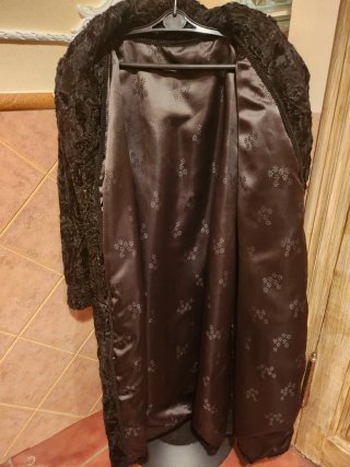Abrigo de astracán negro