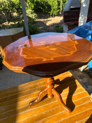 Tavolino vintage in legno intarsiato