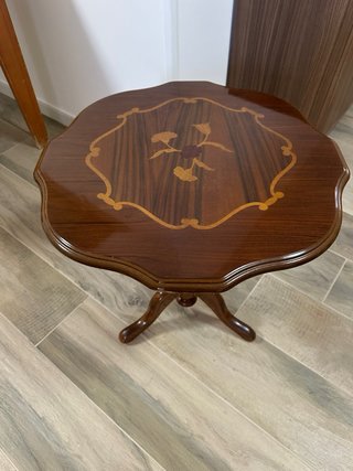 Tavolino vintage in legno intarsiato