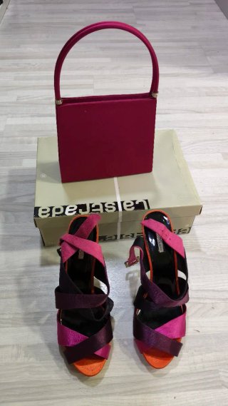 Sandalias fiesta y bolso multicolor fucsia