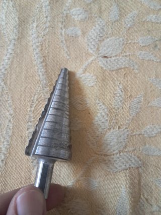 Broca escalonada