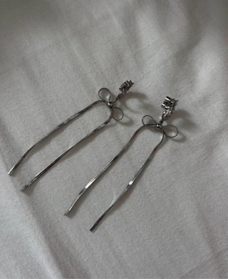 Pendientes lazo plata con brillos