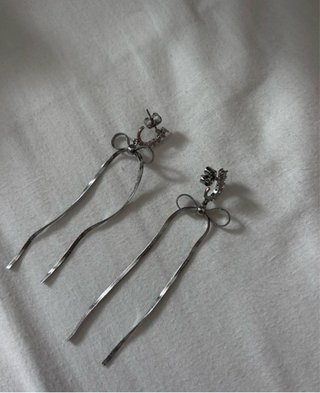 Pendientes lazo plata con brillos