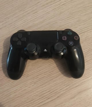 PS4 Fat + 3 Juegos
