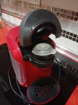 Cafetera Bosch Roja Tassimo.