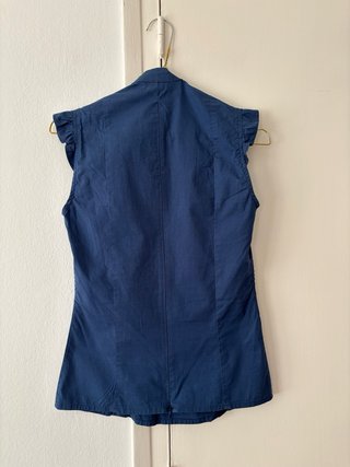 Blusa azul sin mangas talla S