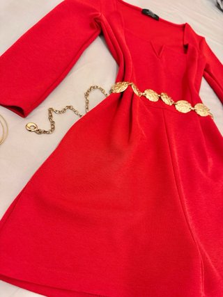 Mono Bershka rojo