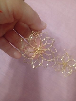 Pendientes flor dorados