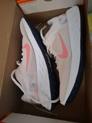 Zapatillas Nike Blancas y Rosas