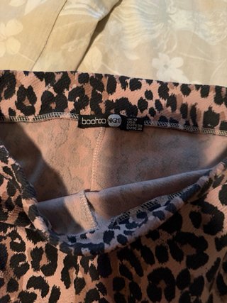 Pantalón estampado animal print talla M