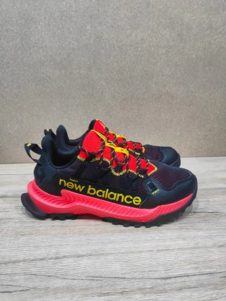 New balance dynasoft shando black red 43