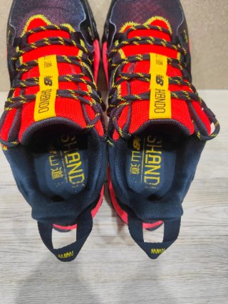 New balance dynasoft shando black red 43