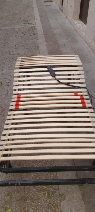 2 Camas articuladas con motor. 180cm x 90cm.