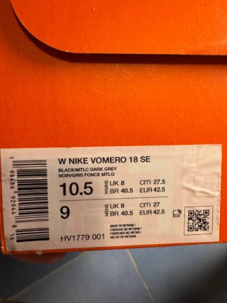 Nike Vomero 18 SE Scarpe Running Uomo Nero Argento
