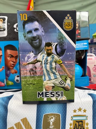 Figura Leo Messi con Trofeo Mundial