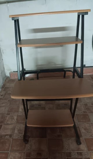 Mesa Ordenador Madera y Metal