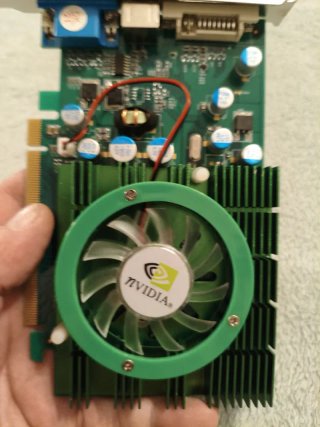 Tarjeta Gráfica NVIDIA GF9400GT 512MB DDR2