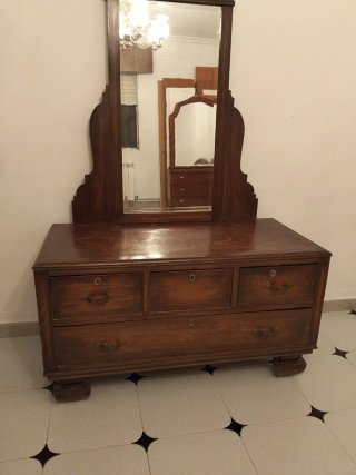 Cómoda Antigua Madera Oscura