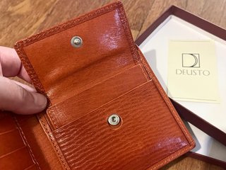 Cartera Billetera de piel. Marca Deusto