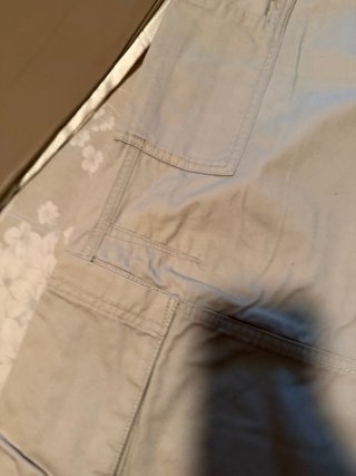 Pantalón cargo beige talla L