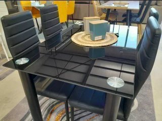 Mesa Comedor Cristal Negra y 4 Sillas