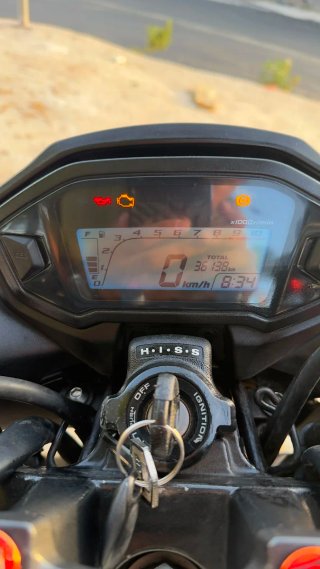 Honda CB500F Naked Roja y Blanca