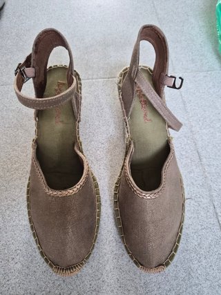 Cuñas de esparto beige/marrón