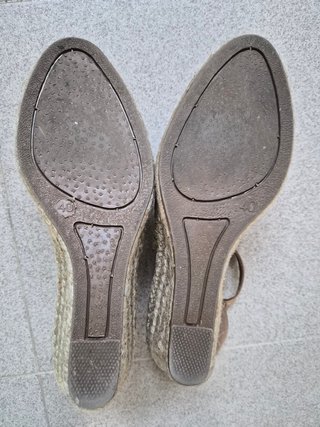 Cuñas de esparto beige/marrón